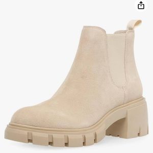 NWT Steve Madden Howler Boots in Suede Sand